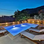 Luxury With A Swimming Pool Kastel Sucurac, - 21737 *