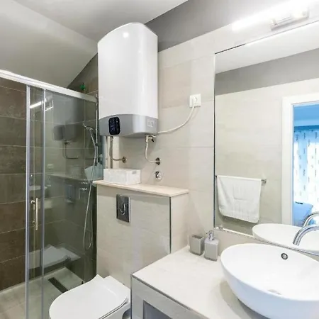 Luxury With A Swimming Pool Kastel Sucurac, - 21737 Vila *