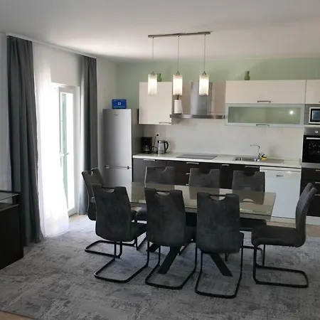 Вилла Luxury With A Swimming Pool Kastel Sucurac, - 21737 *