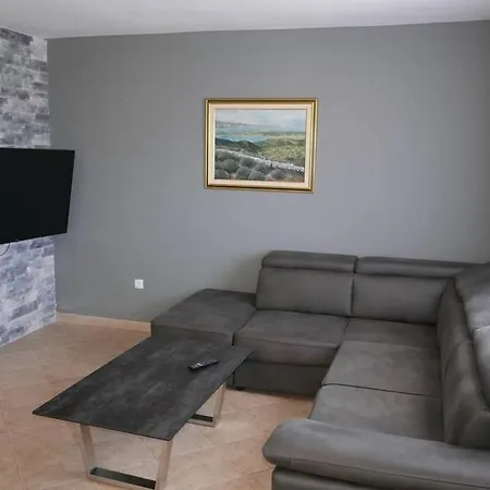Vila Luxury With A Swimming Pool Kastel Sucurac, - 21737 Kastela