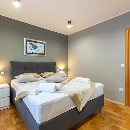 Вилла Luxury With A Swimming Pool Kastel Sucurac, - 21737 *