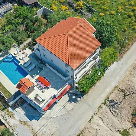 Vila Luxury With A Swimming Pool Kastel Sucurac, - 21737