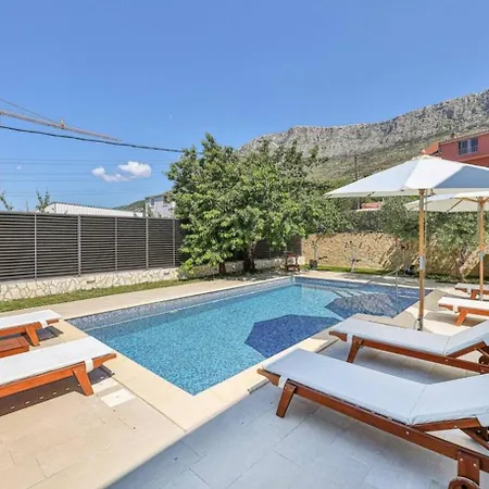 Luxury With A Swimming Pool Kastel Sucurac, - 21737 *